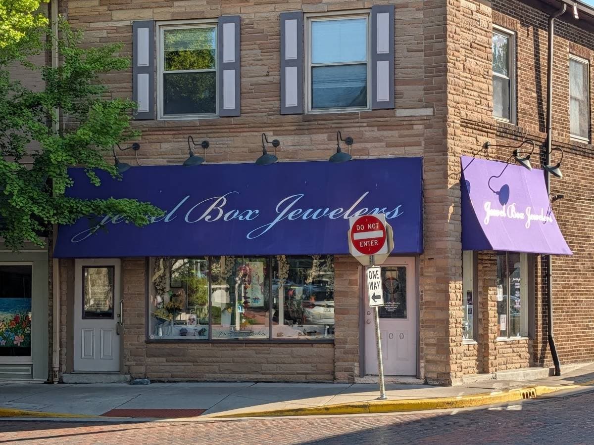 Jewel Box Jewelers in Zionsville, Indiana