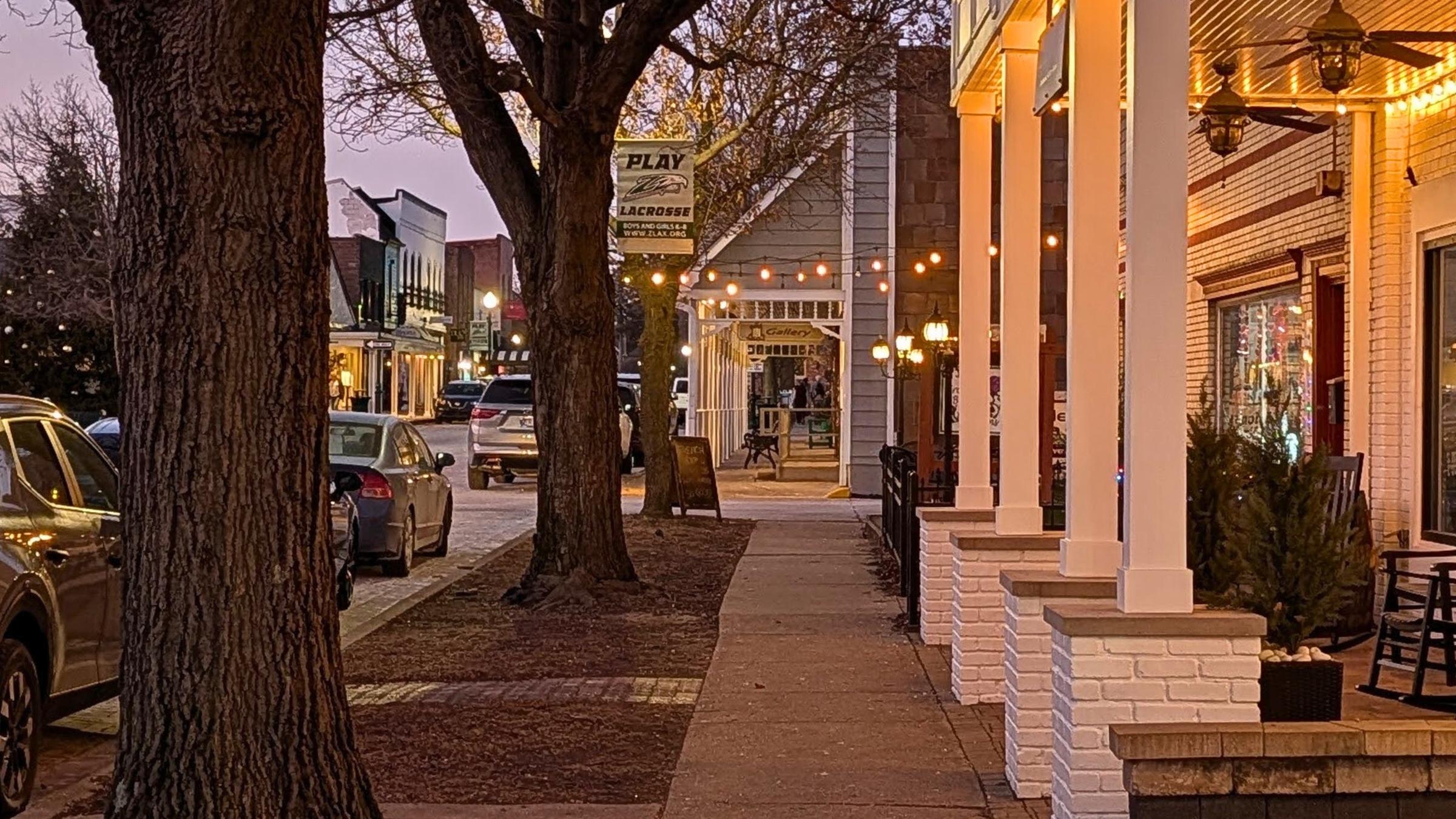 Brick streets and storefronts in downtown Zionsville, Indiana